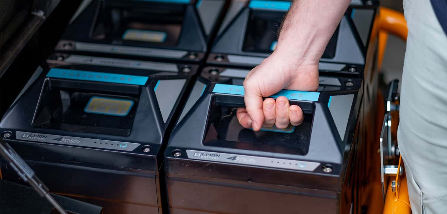 AS-motor AS 920 E-Sherpa 2WD changing fusioncore batteries