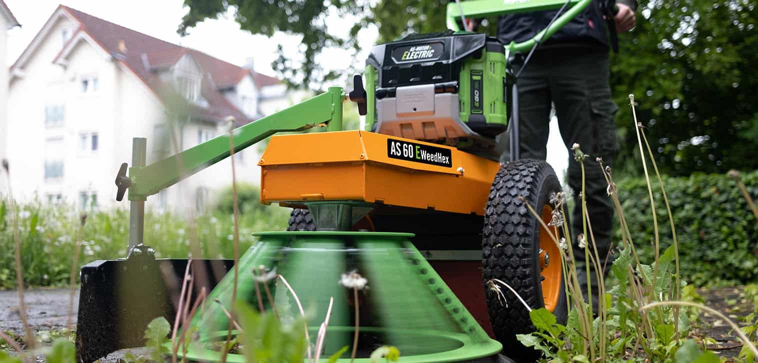 AS-Motor EWeedHex removing Weeds on concrete surfaces the chemical-free way